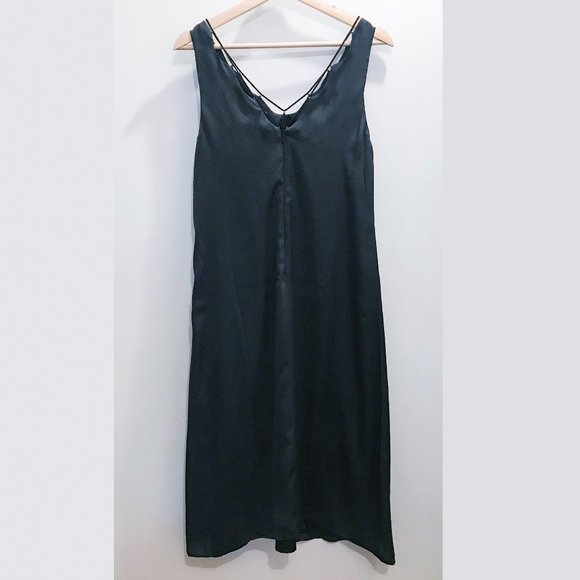 ASOS DESIGN scoop neck midi satin slip dress - Picture 4 of 5